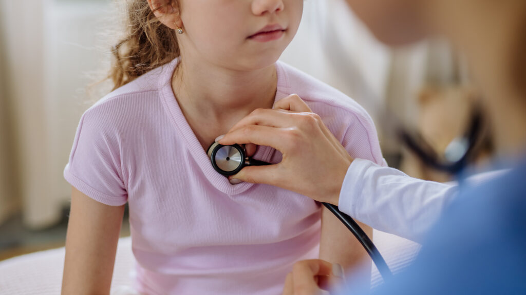 Salud cardiovascular infantil: cómo cuidar el corazón desde la niñez